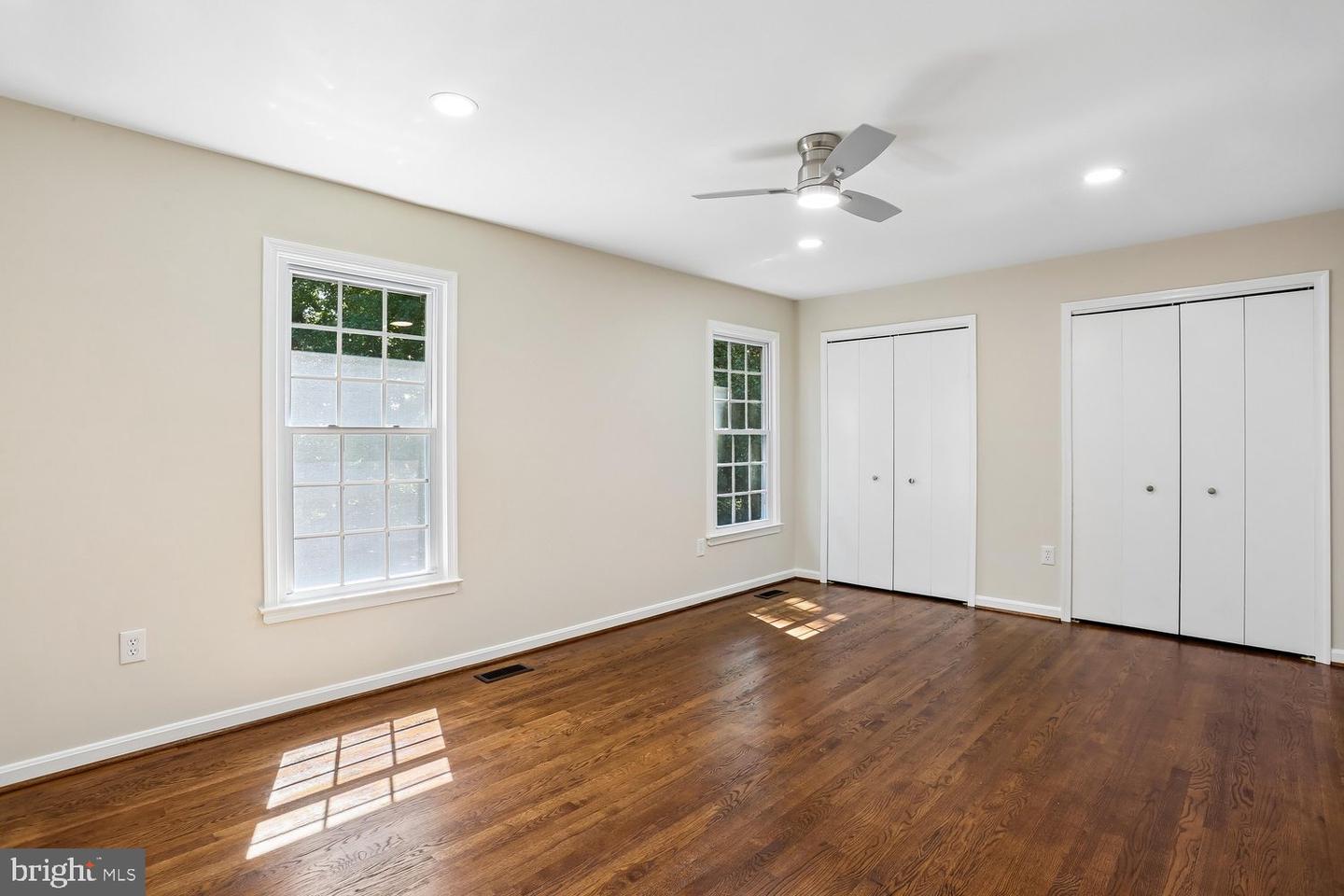 10826 Douglas Ave Property Photo 24