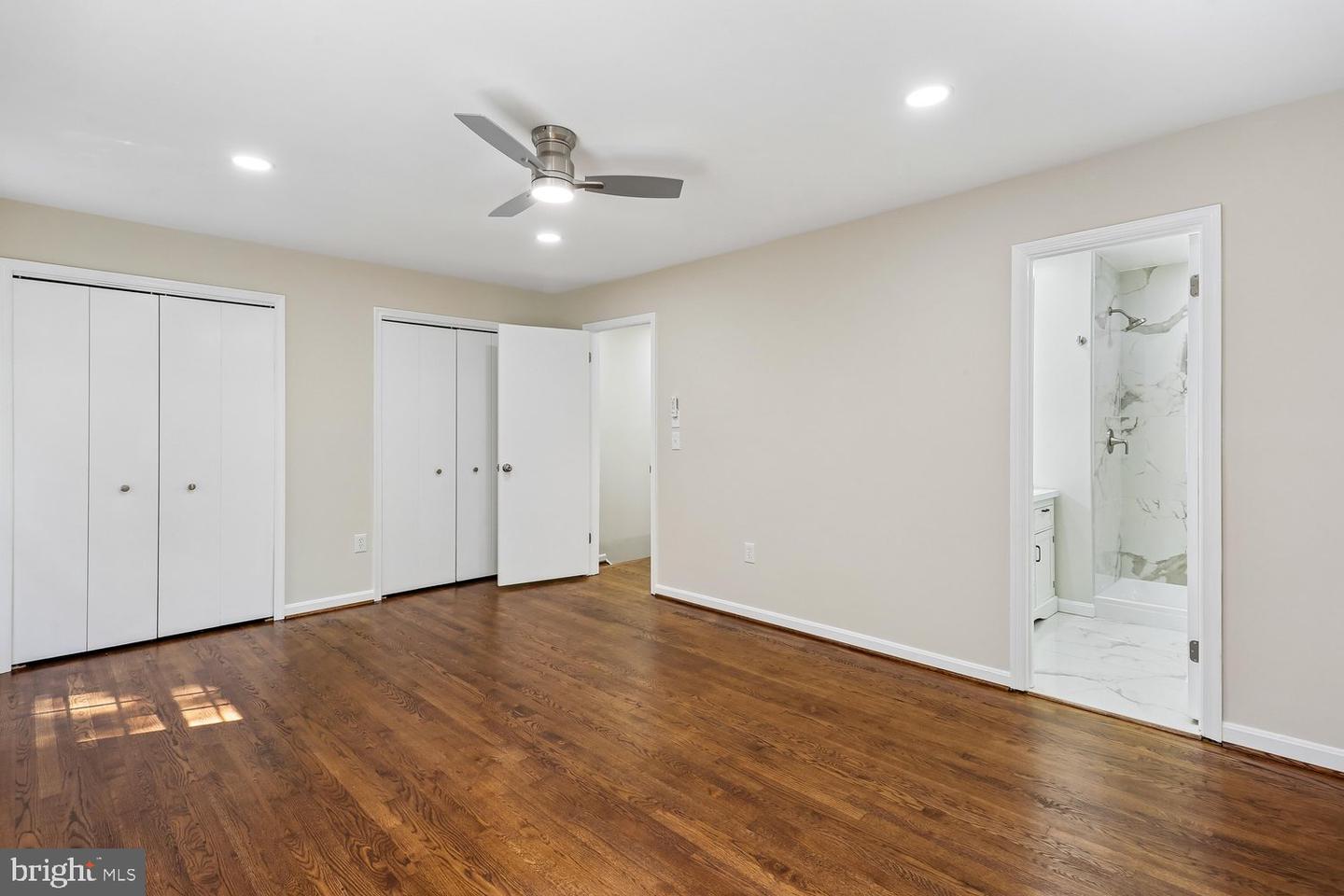 10826 Douglas Ave Property Photo 25