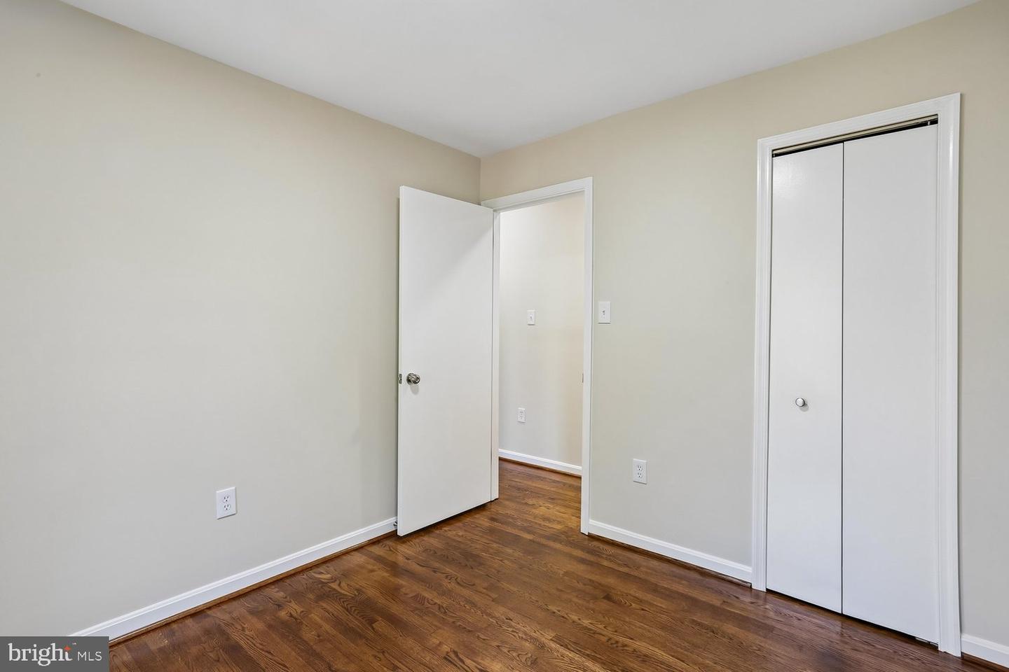 10826 Douglas Ave Property Photo 30