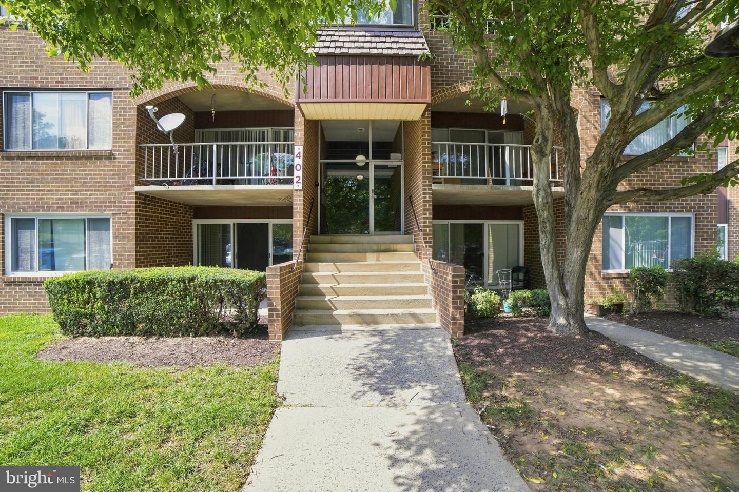 402 Girard St #9 Property Photo 1