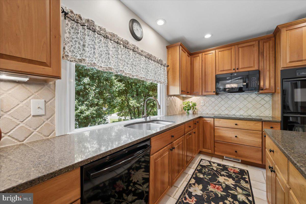 13426 Rippling Brook Dr Property Photo 18