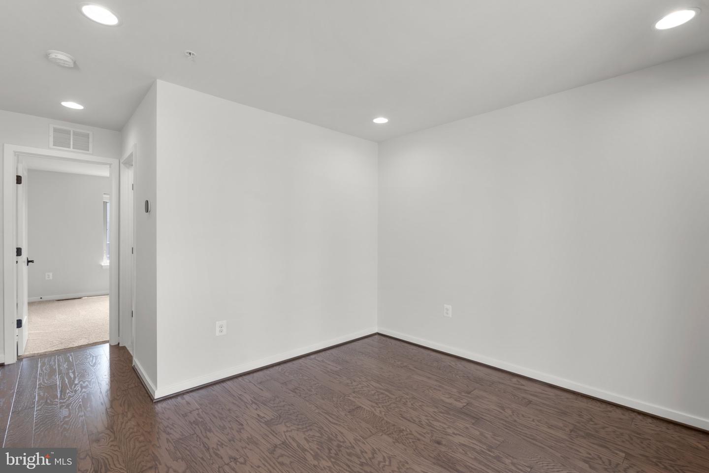 820 Thompson Cres #26 Property Photo 27