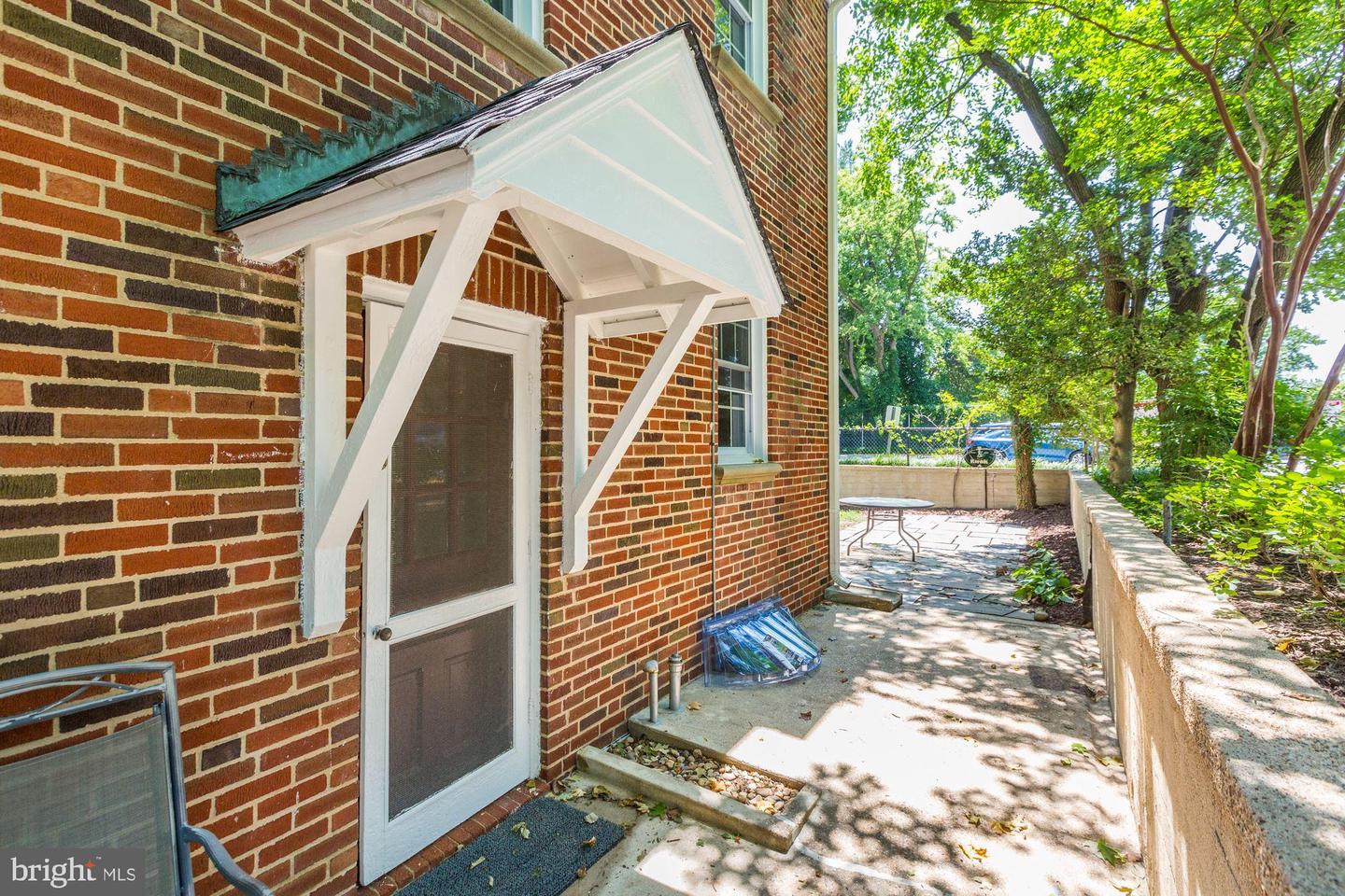 4810 Chevy Chase Dr #2 Property Photo 7