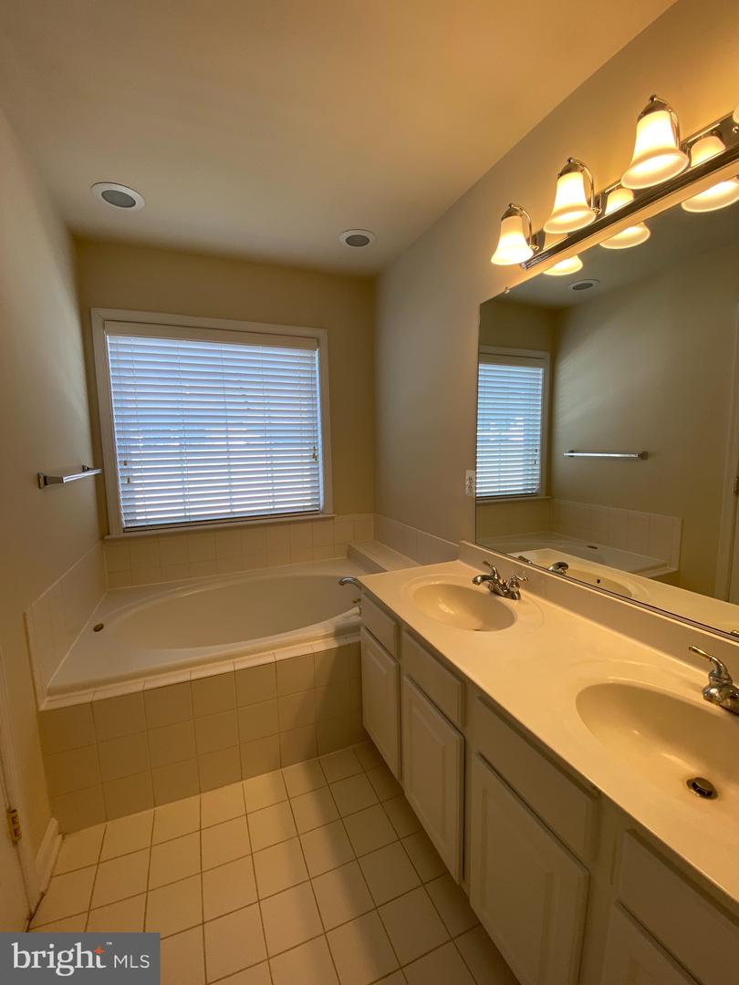 2135 Darcy Green Pl Property Photo 21