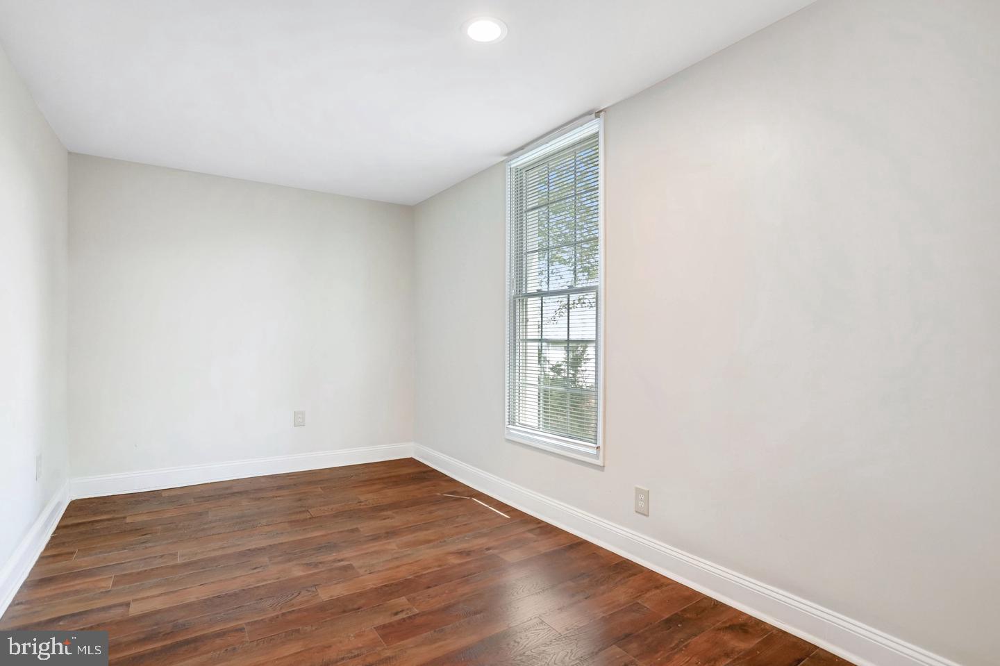 827 Philadelphia Ave Property Photo 11
