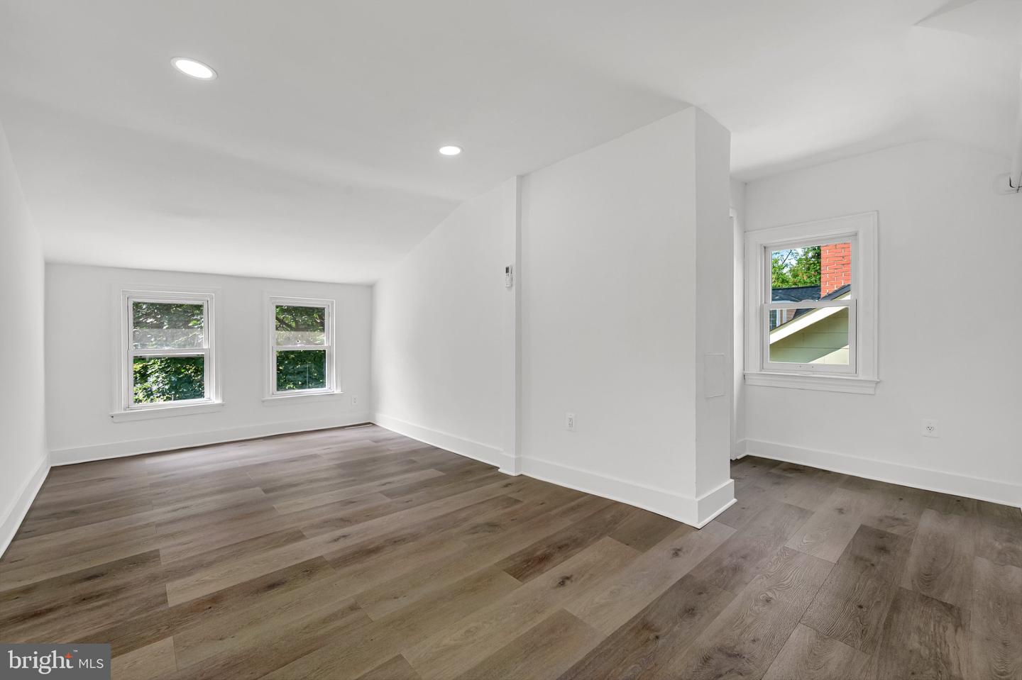 710 Silver Spring Ave Property Photo 16
