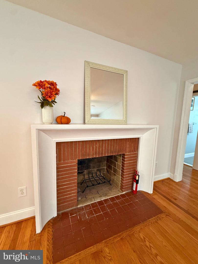 9917 Lorain Ave Property Photo 7