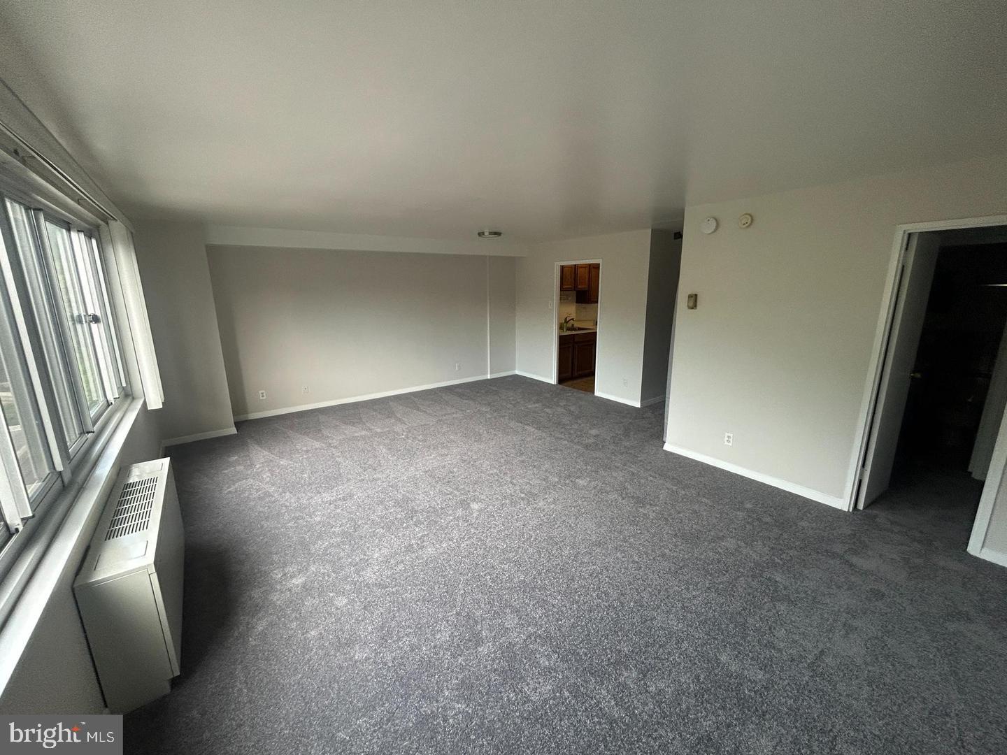 1900 Lyttonsville Rd #502 Property Photo 2