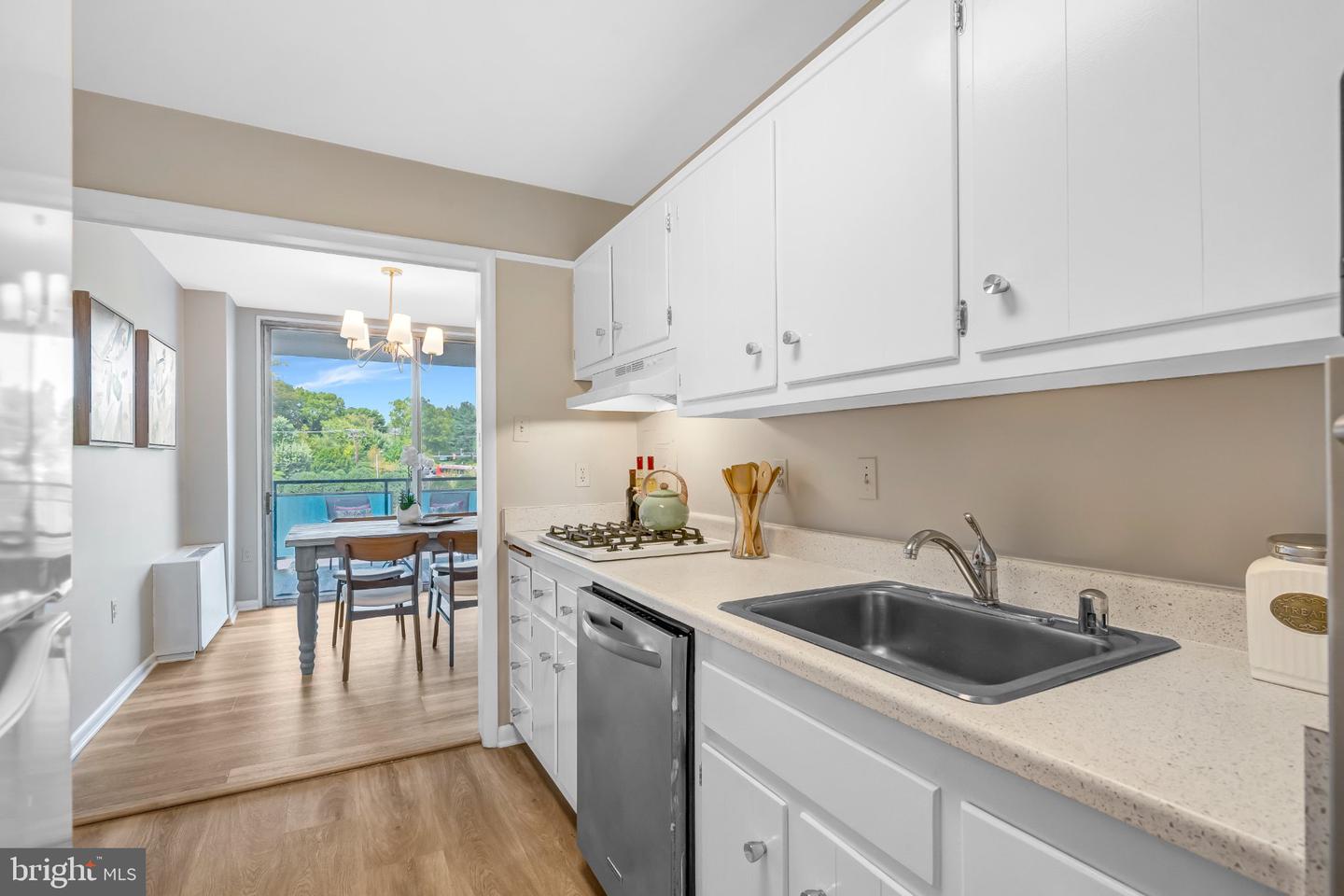 10500 Rockville Pike #627 Property Photo 6