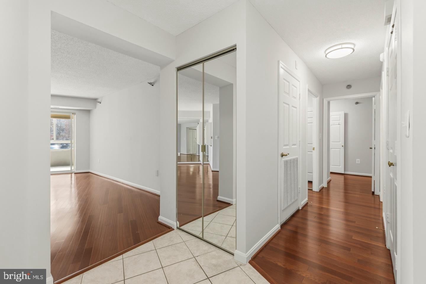 14801 Pennfield Cir #206 Property Photo 4