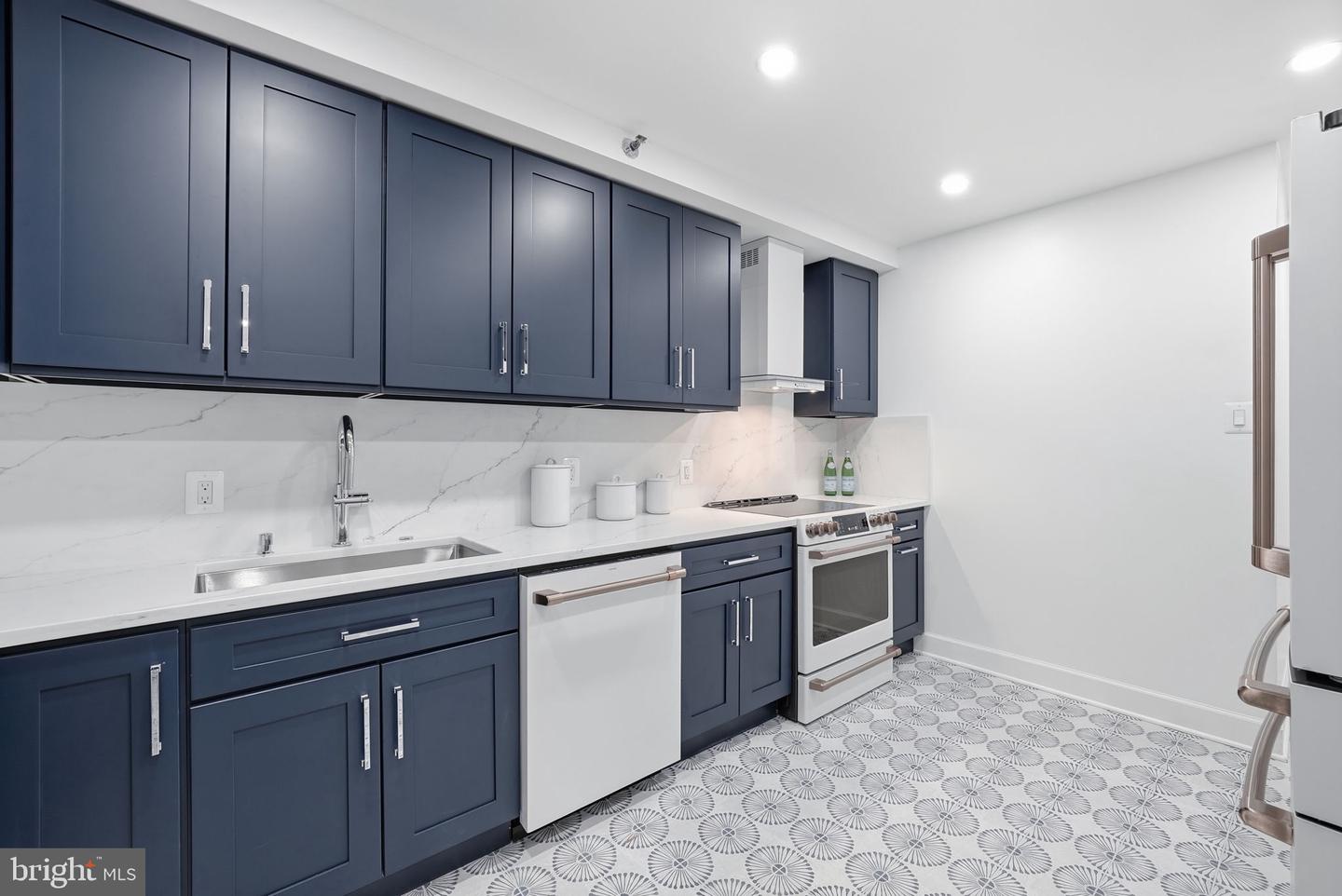 4550 N Park Ave #807 Property Photo 12