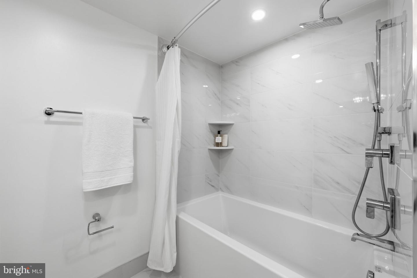 4550 N Park Ave #807 Property Photo 29
