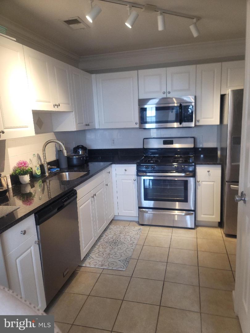 31 Booth St #453 Property Photo 61