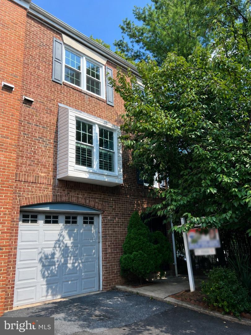5 GRACE CHURCH CT Property Photo 1