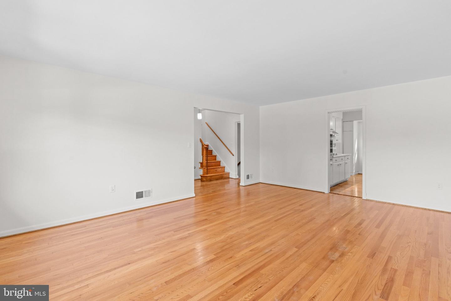 905 Winhall Way Property Photo 6