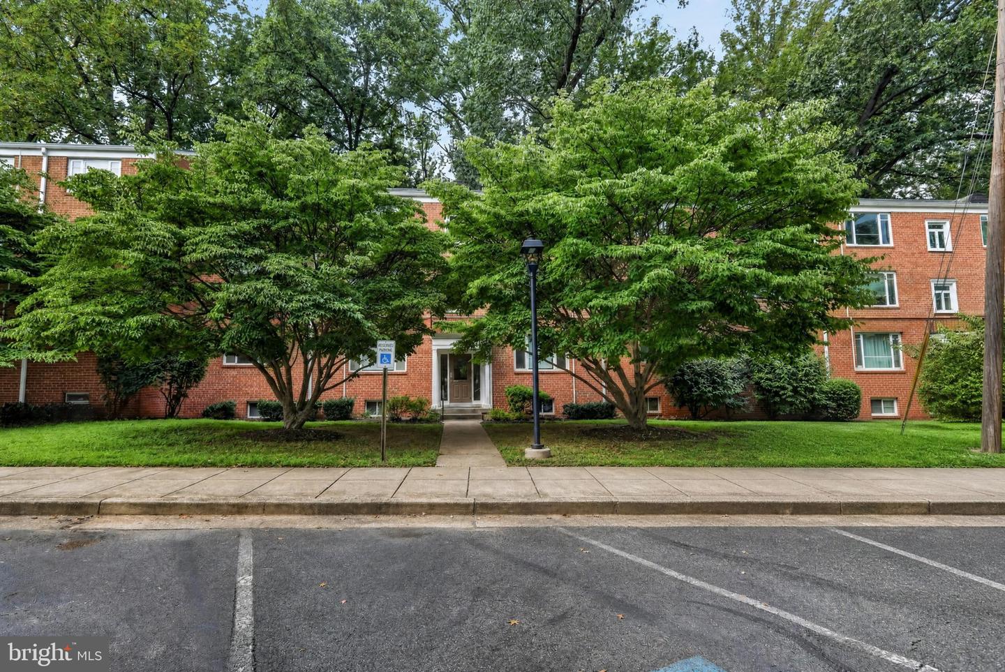 10406 MONTROSE AVE #101