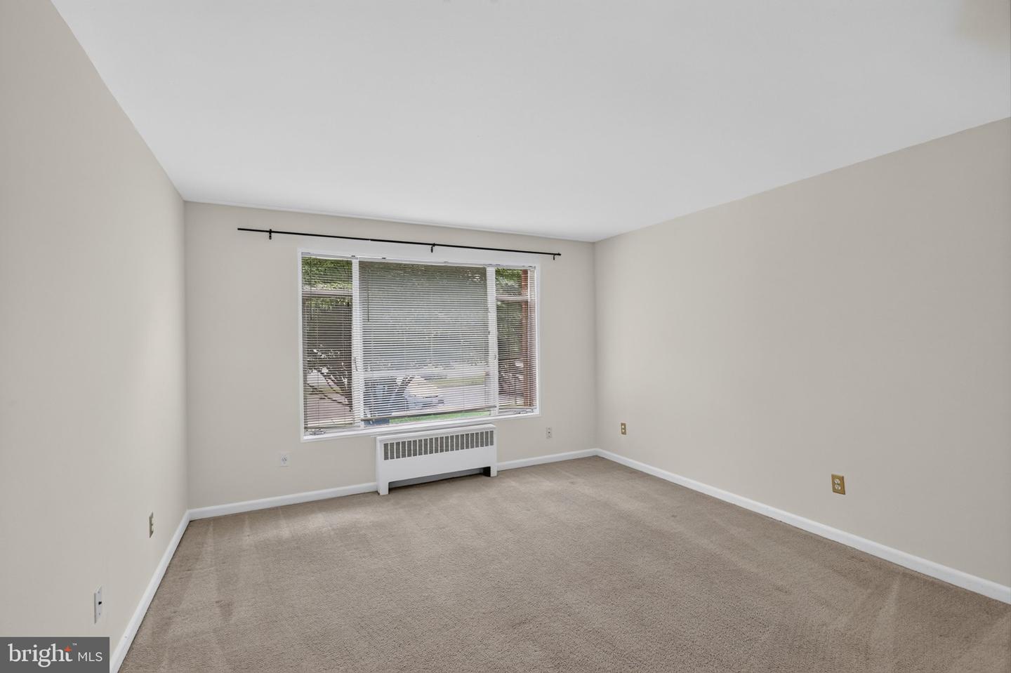 10406 Montrose Ave #101 Property Photo 6