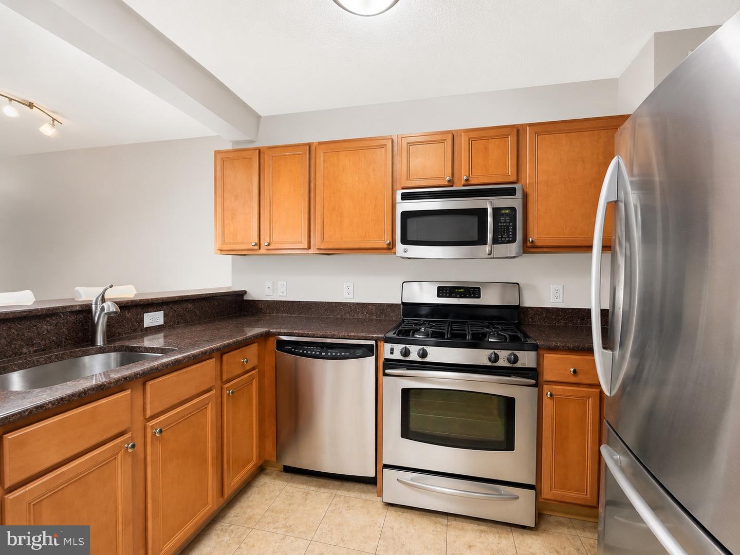 7111 Woodmont Ave #103 Property Photo 6