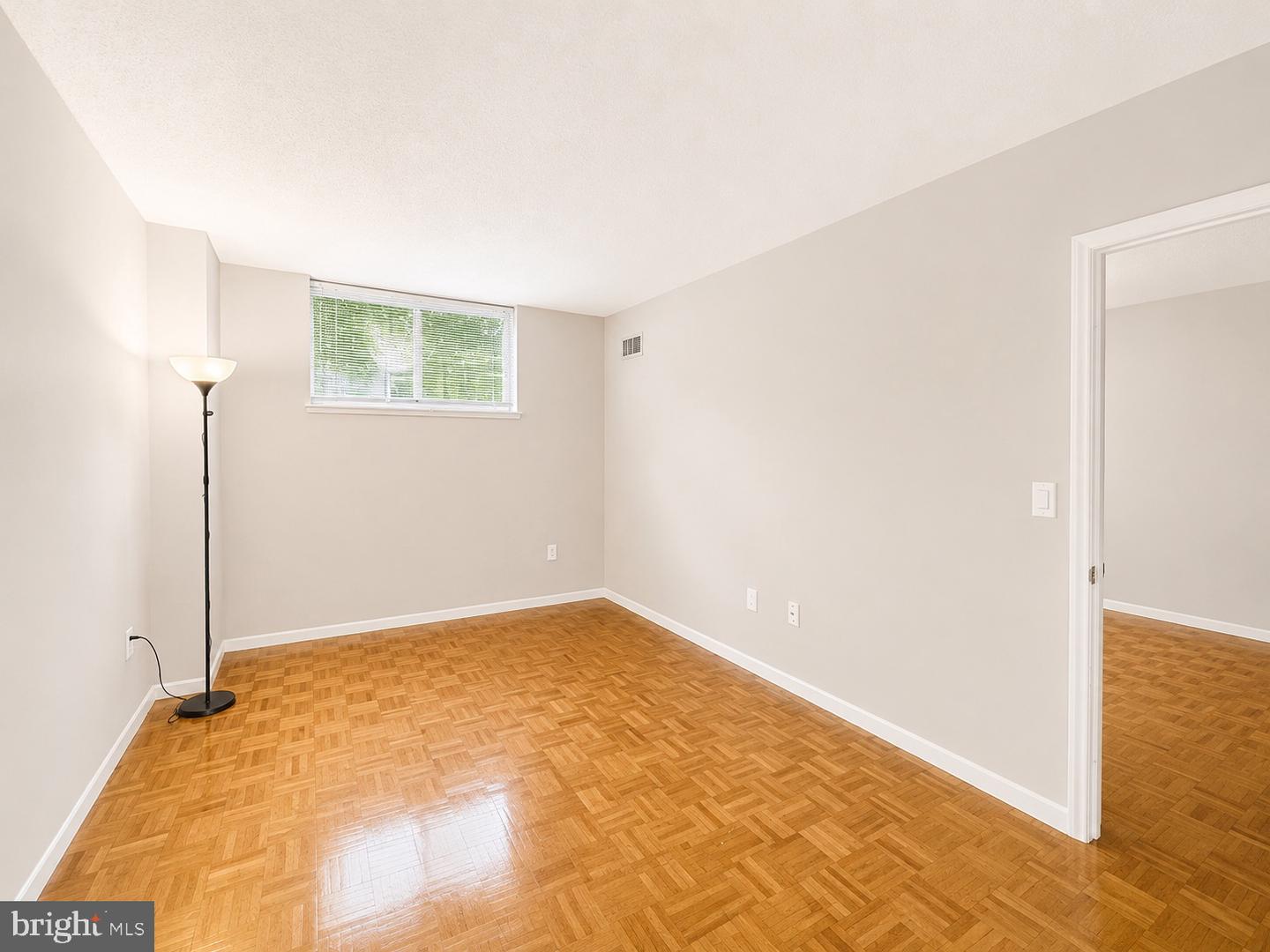 7111 Woodmont Ave #103 Property Photo 8