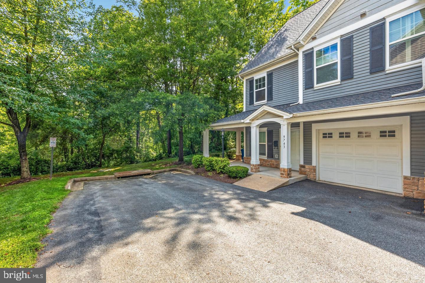 9743 Winery Ct Property Photo 4