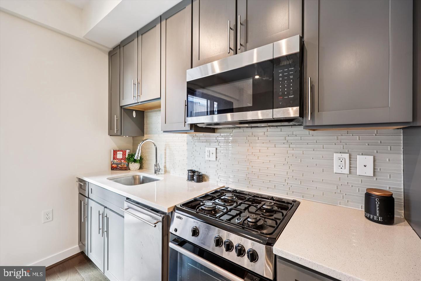 1320 Fenwick Ln #606 Property Photo 18