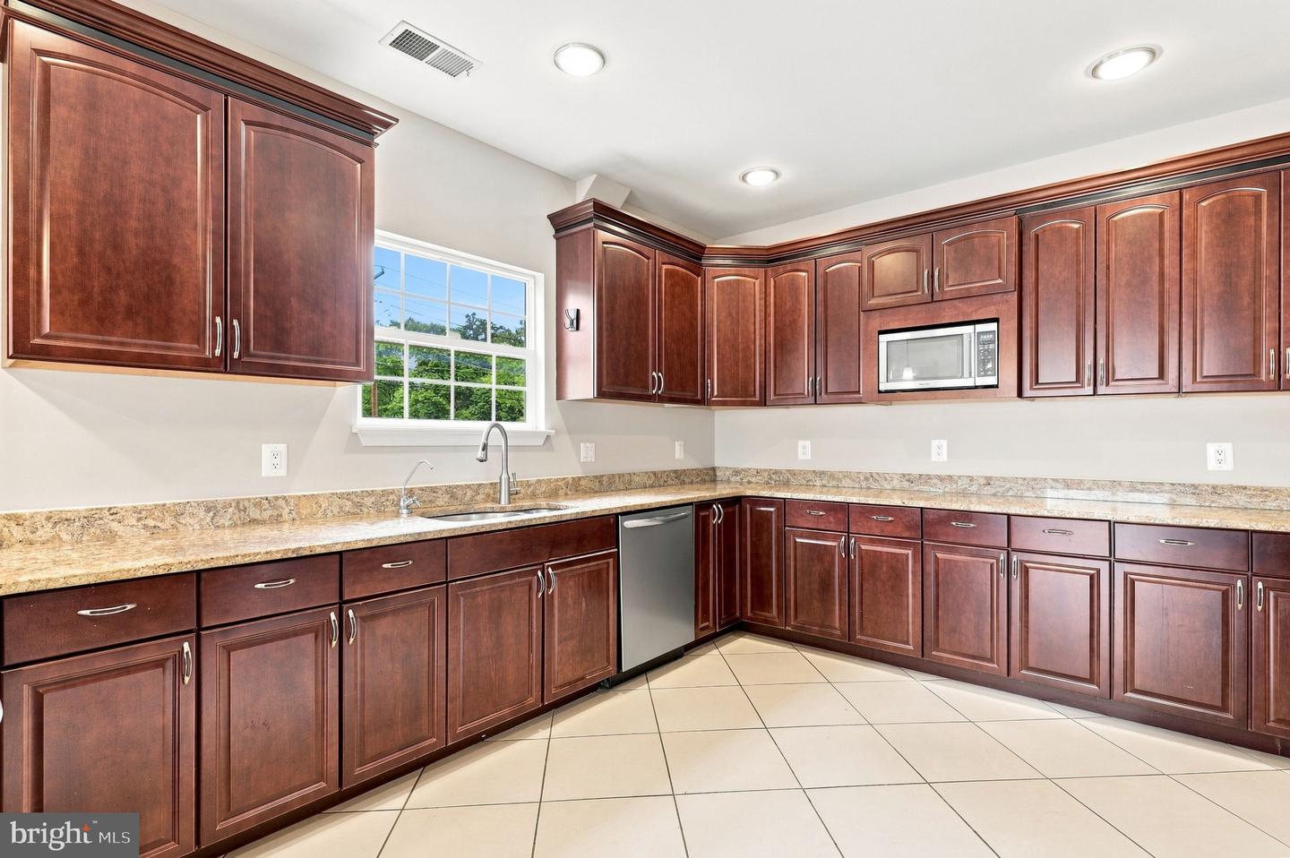 10717 Bentley Ln Property Photo 10