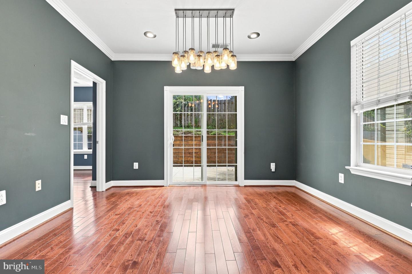 10717 Bentley Ln Property Photo 19