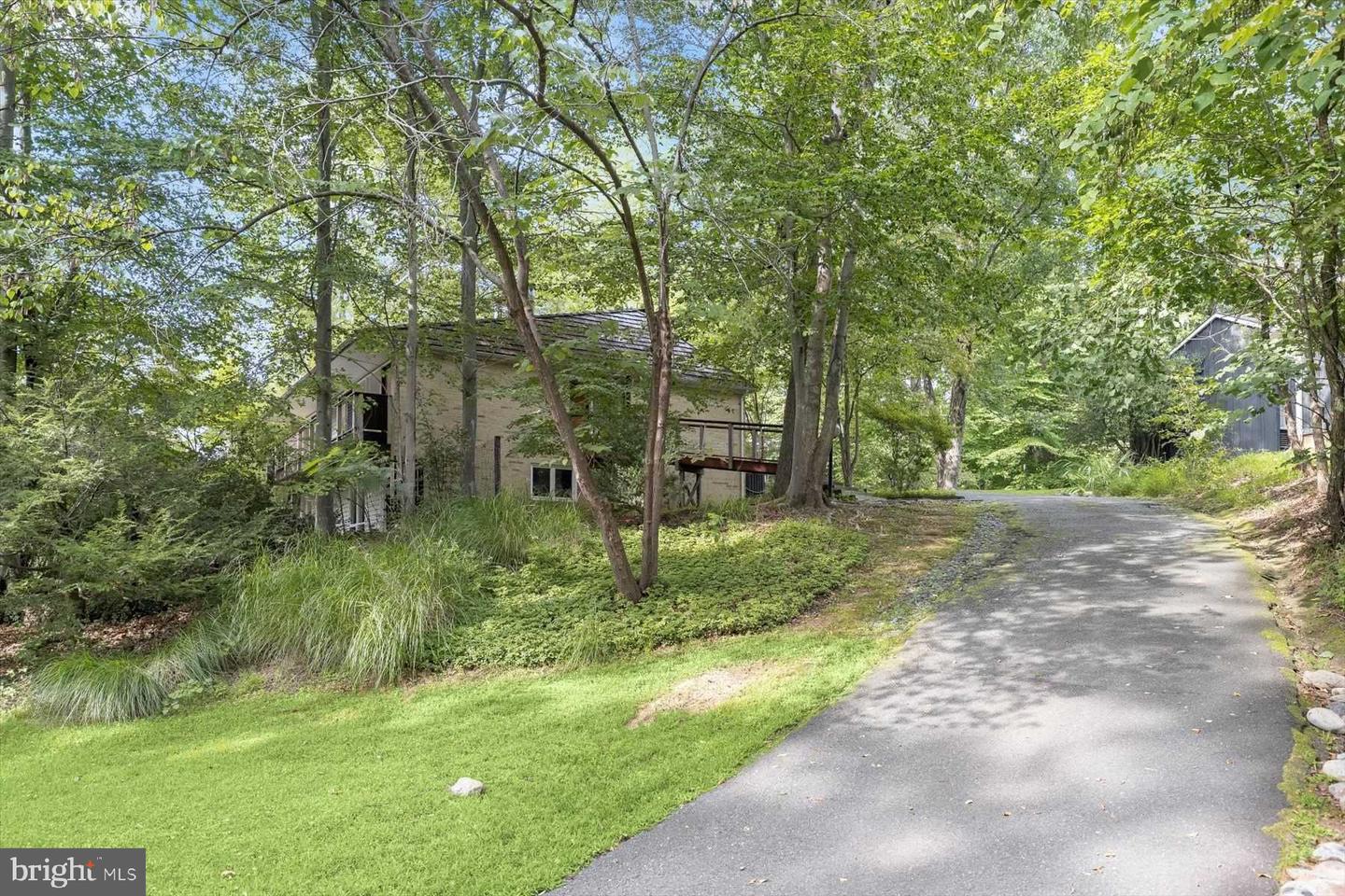 9412 Garden Ct Property Photo 2