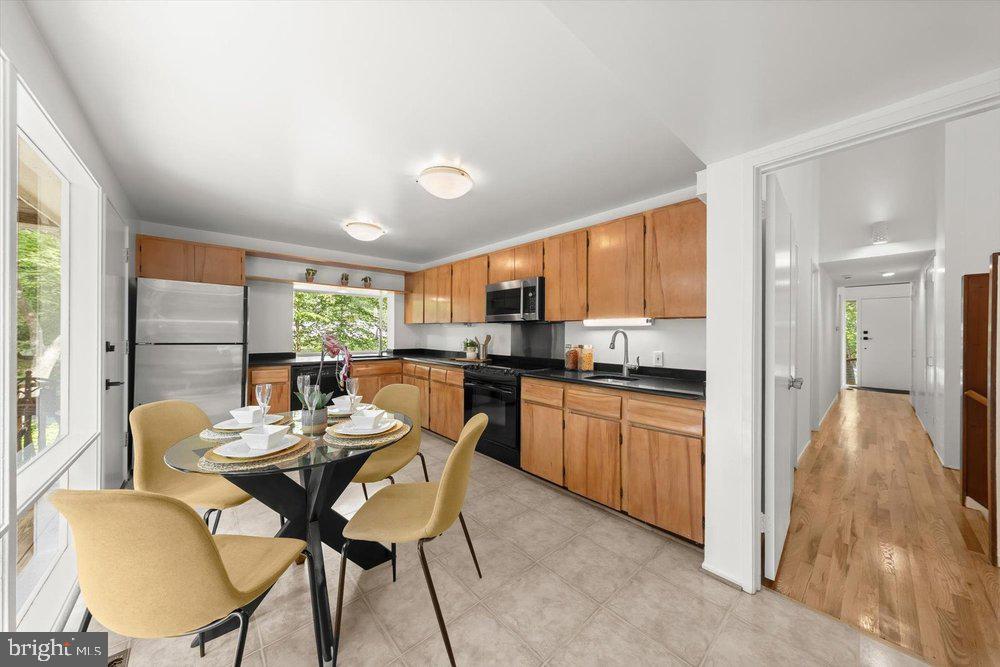 9412 Garden Ct Property Photo 10