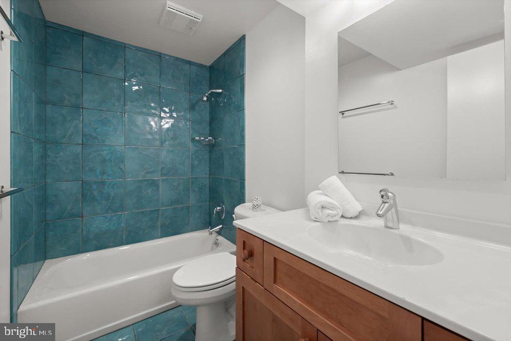 9412 Garden Ct Property Photo 24