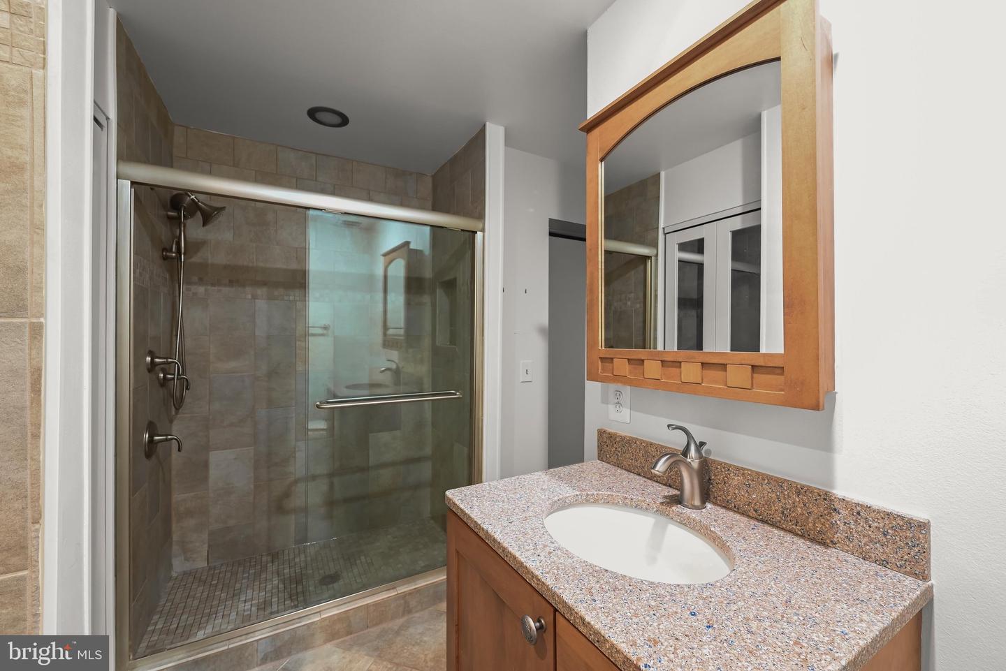 25 Tivoli Lake Ct Property Photo 17