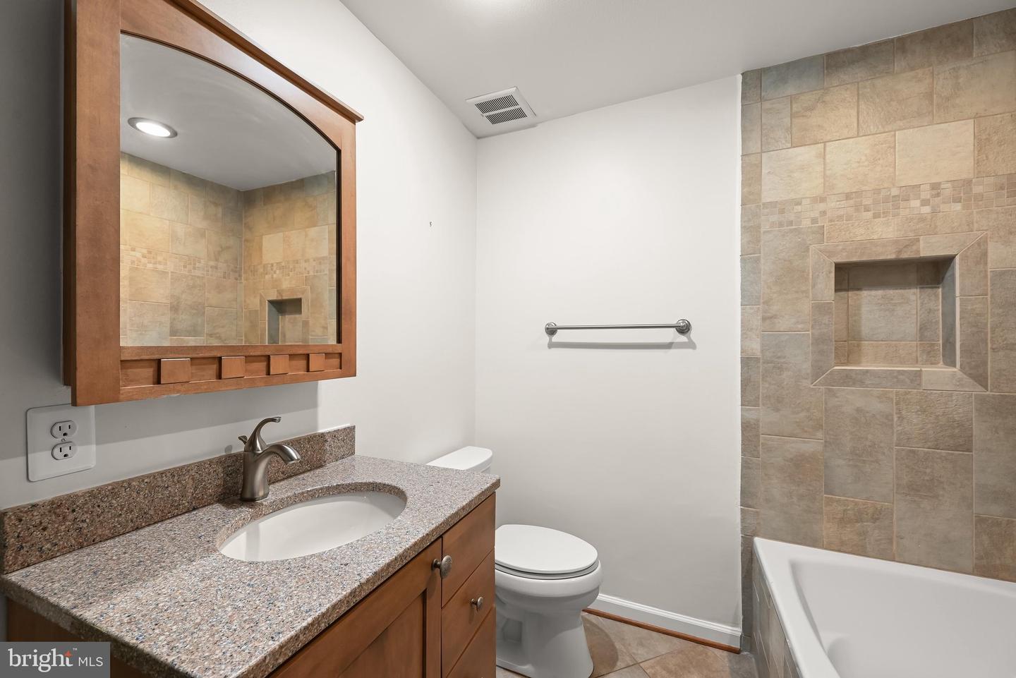 25 Tivoli Lake Ct Property Photo 41
