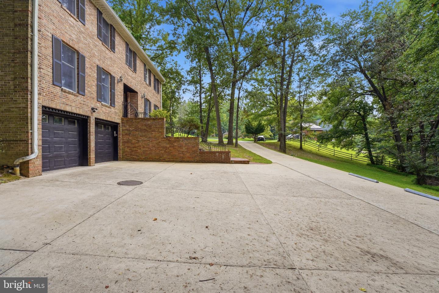 15221 Redgate Dr Property Photo 6
