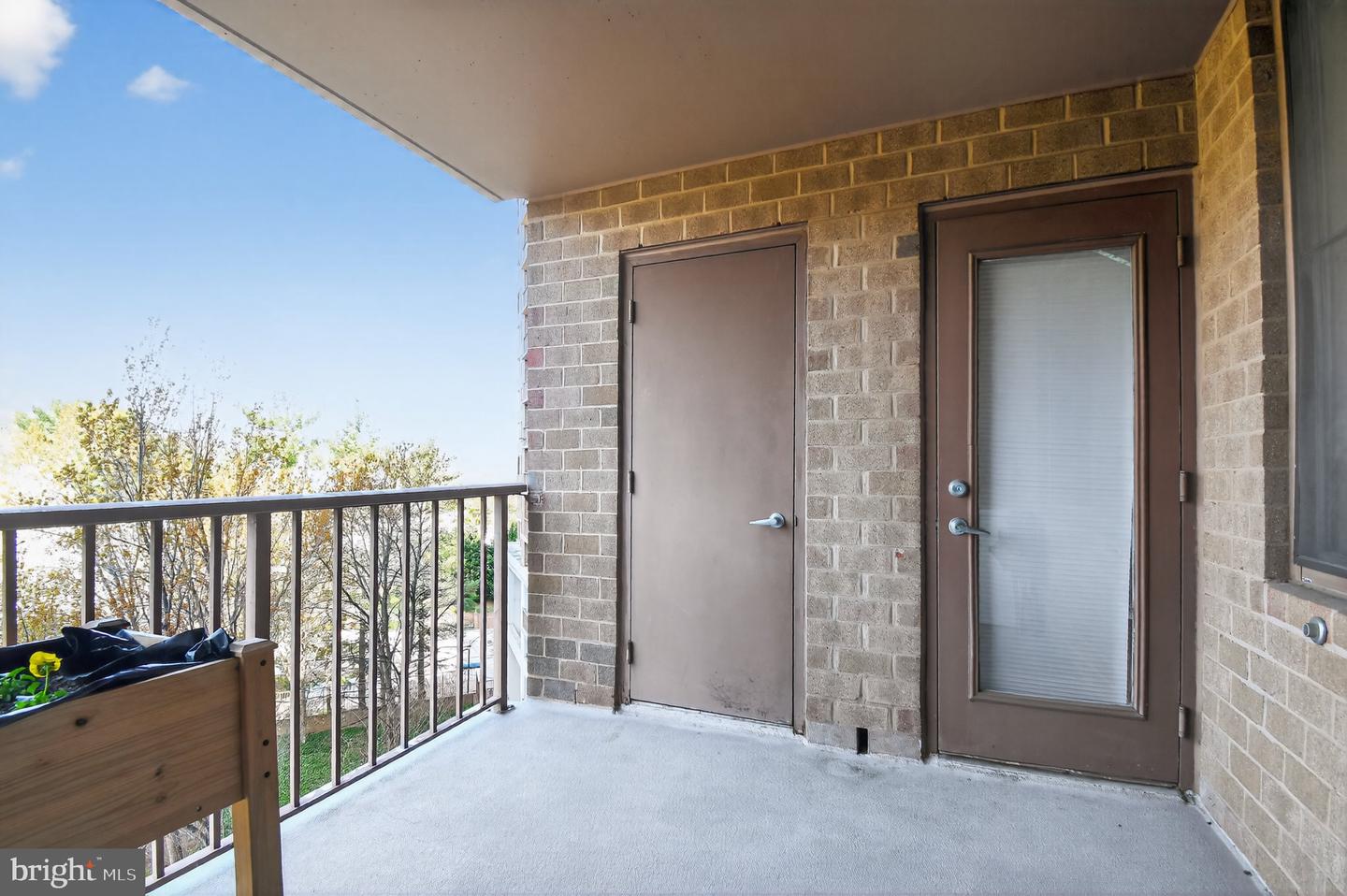 10101 Grosvenor Pl #701 Property Photo 17