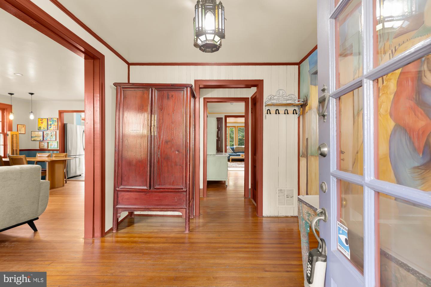 9407 Hale Pl Property Photo 3