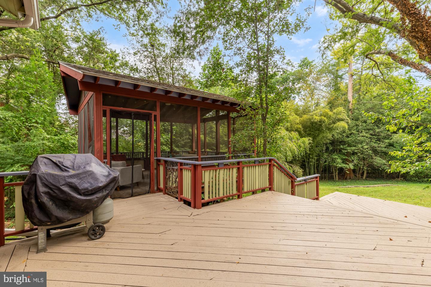 9407 Hale Pl Property Photo 45