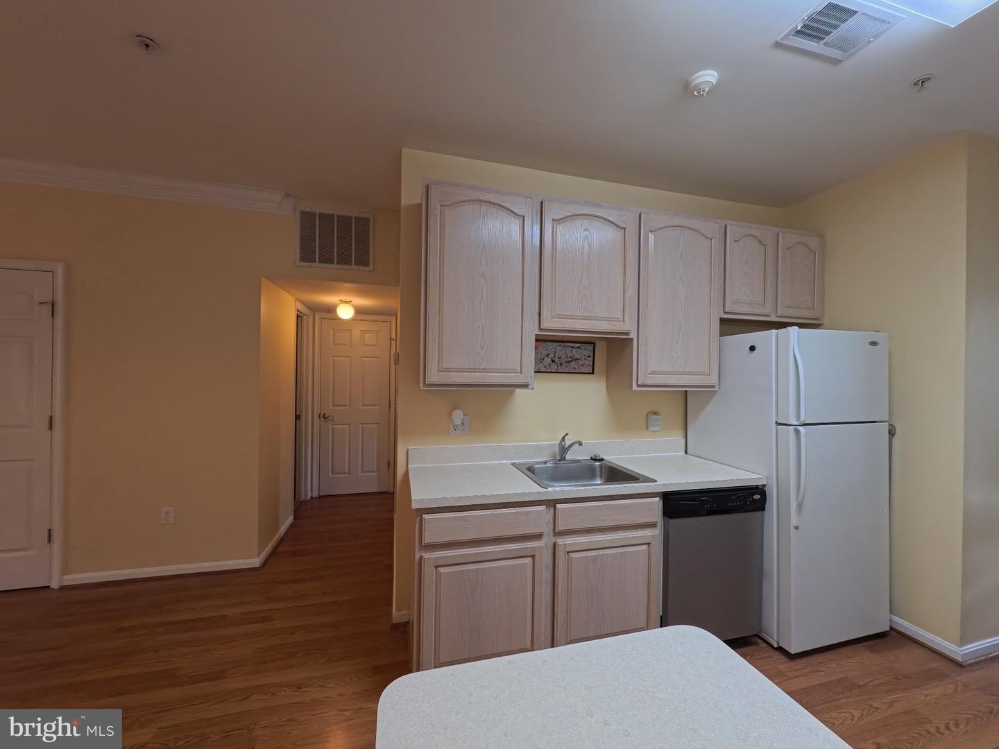 236 Main St #c Property Photo 10