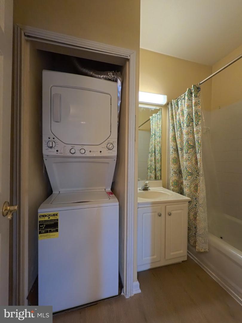 236 Main St #c Property Photo 14