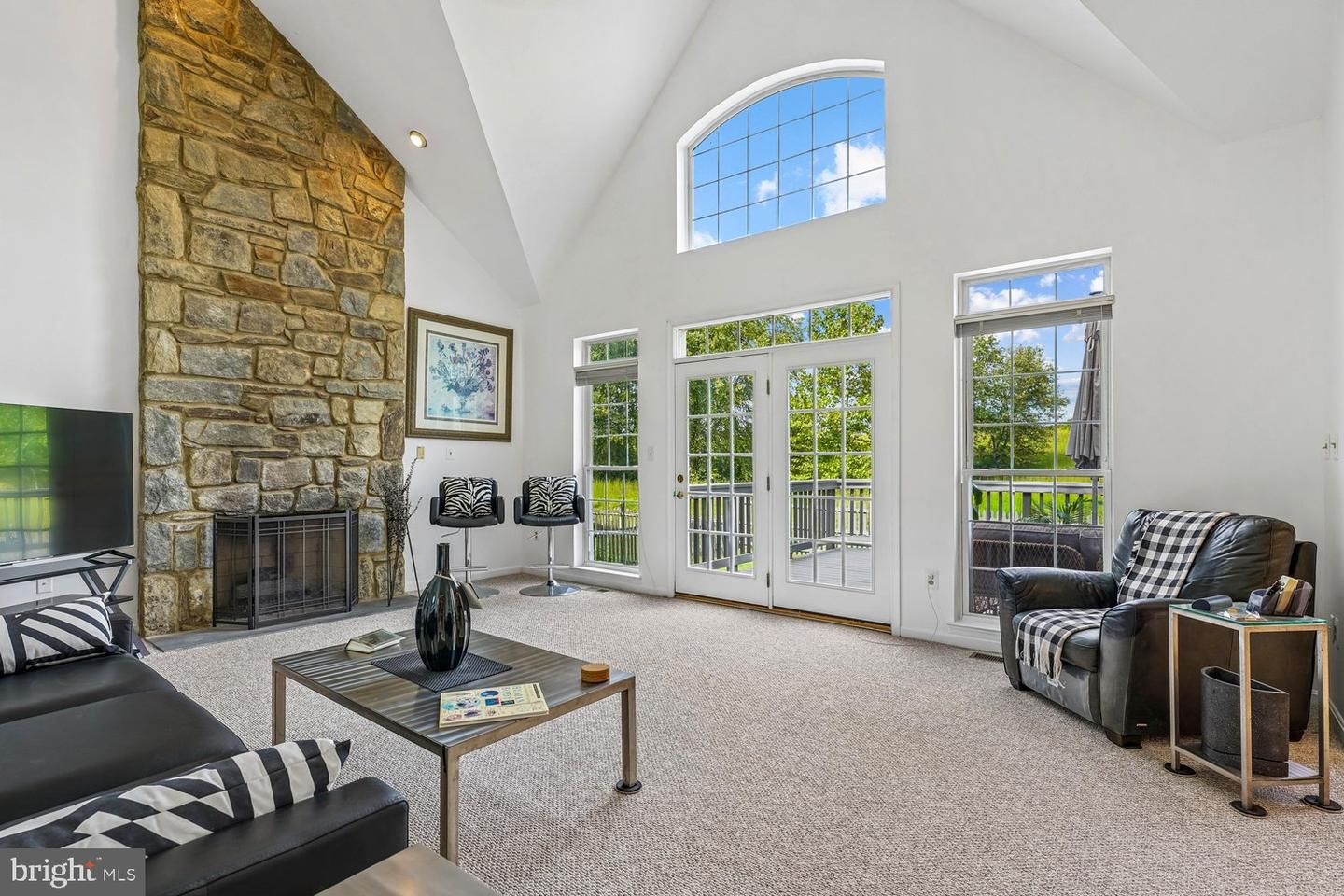 11511 Seneca Forest Cir Property Photo 6