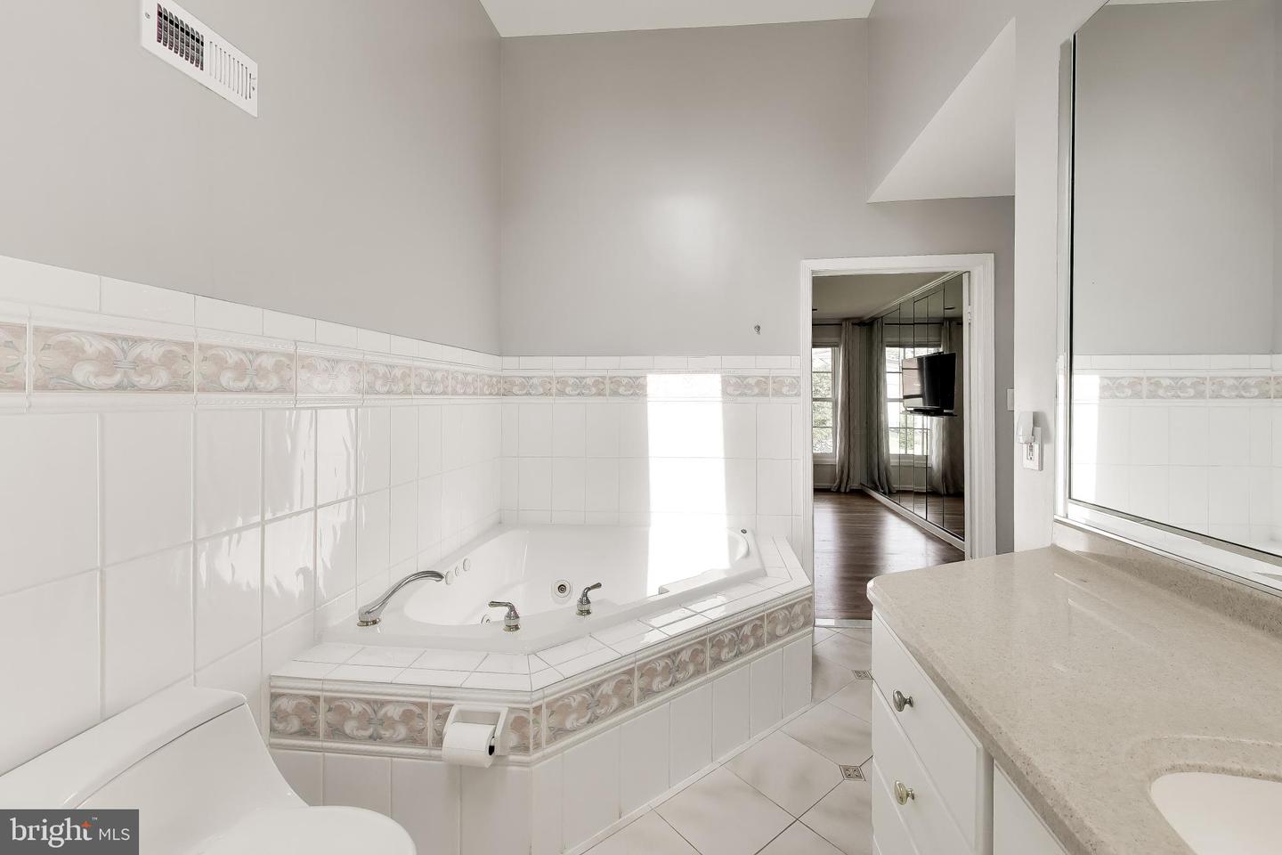 7724 Fontaine St Property Photo 30