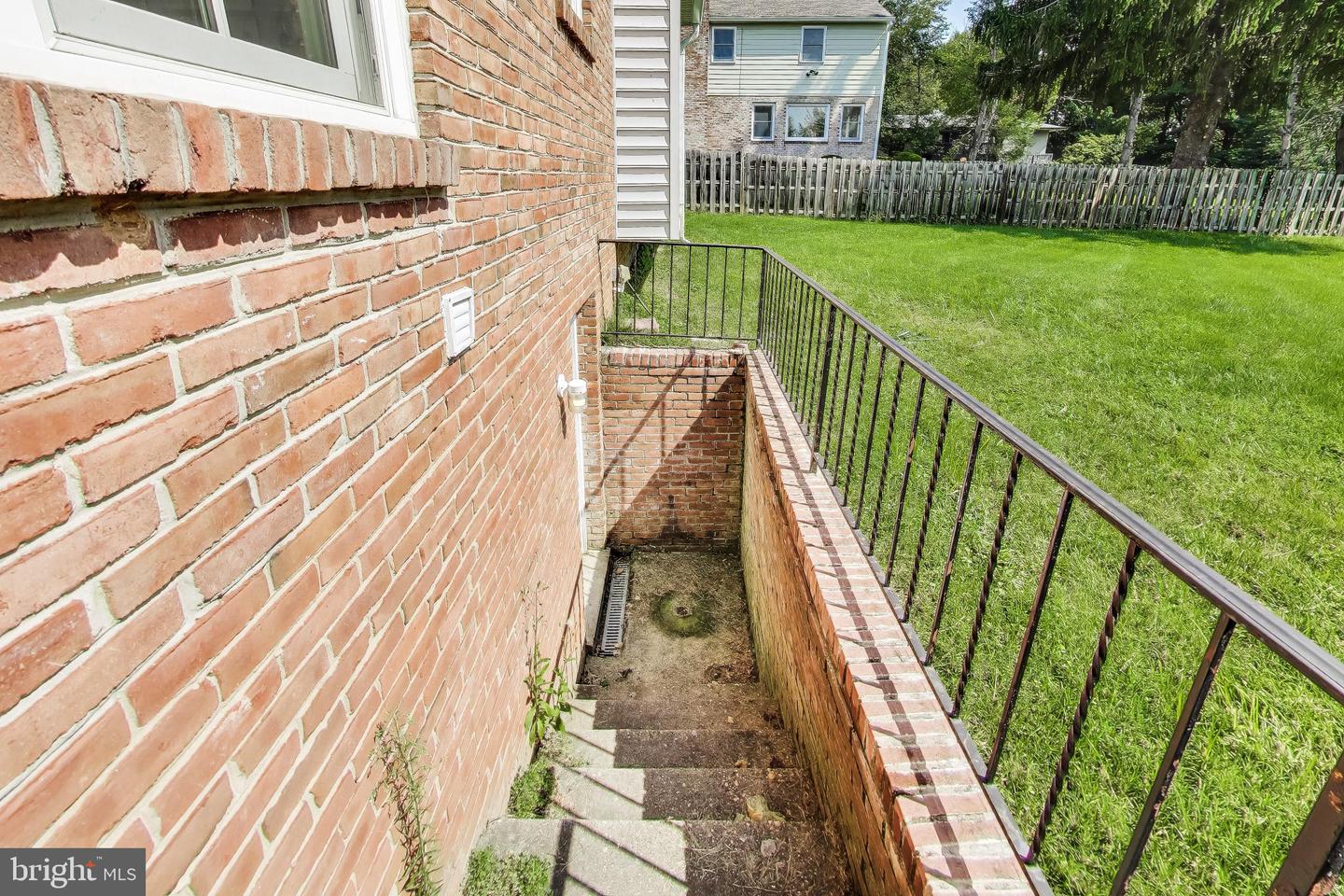7724 Fontaine St Property Photo 51