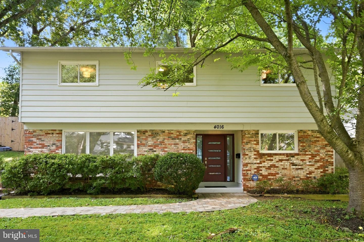 4016 SIMMS DR Property Photo 1