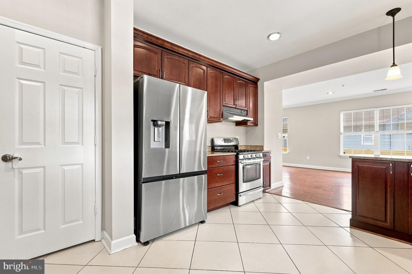 10717 Bentley Ln Property Photo 8