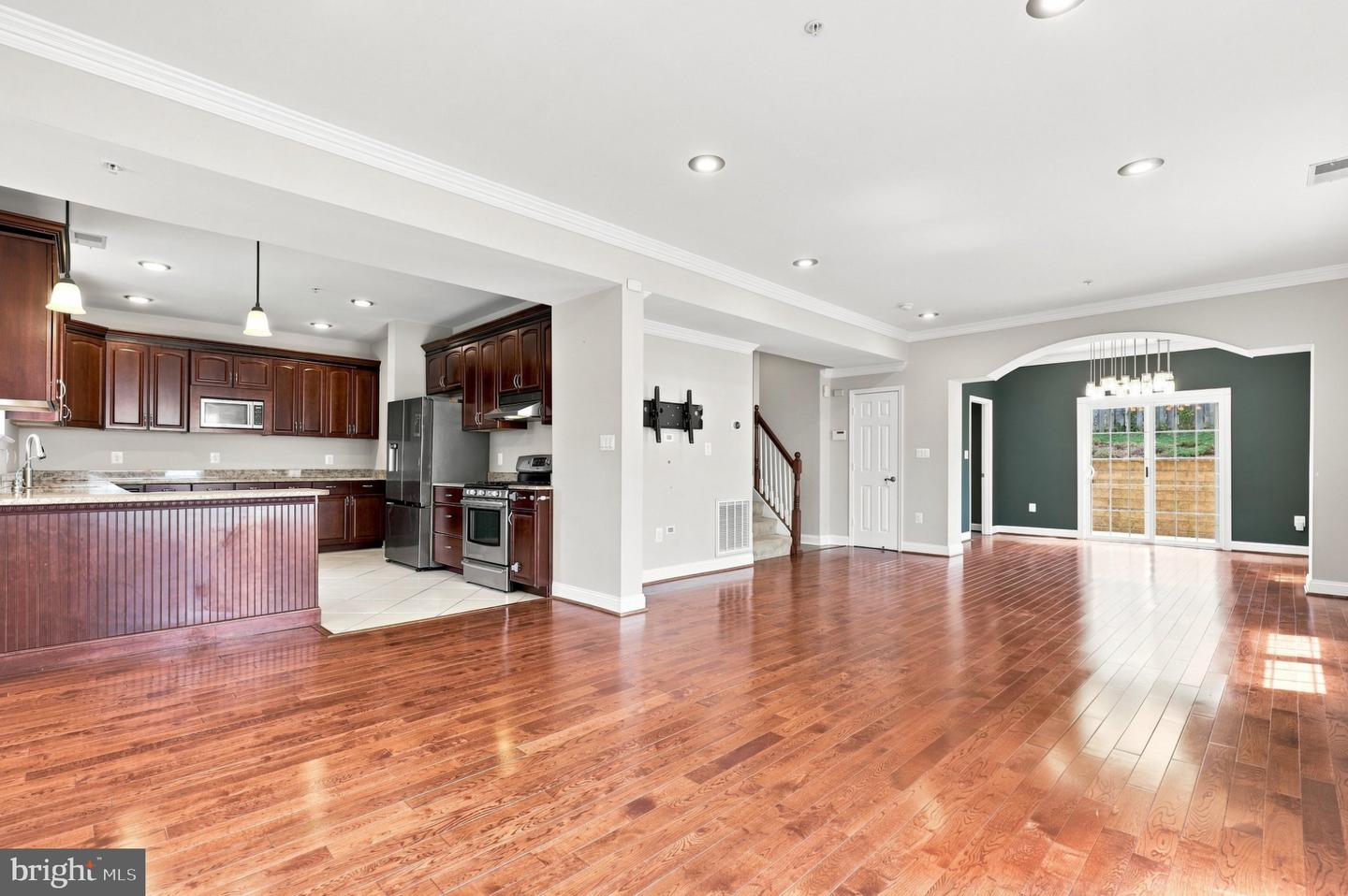 10717 Bentley Ln Property Photo 11