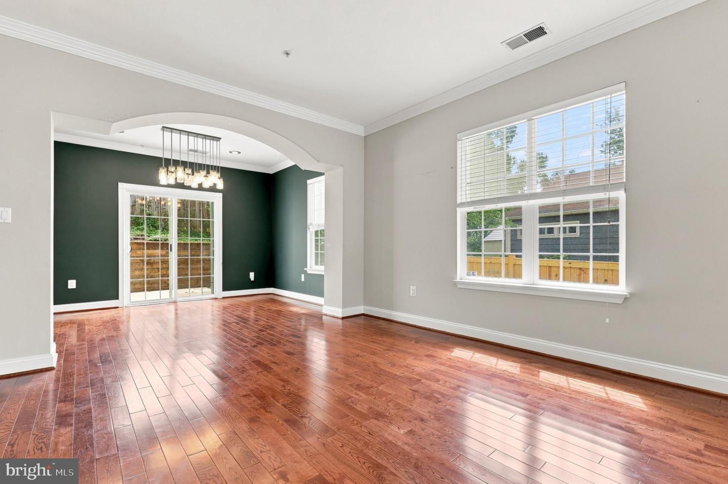 10717 Bentley Ln Property Photo 12