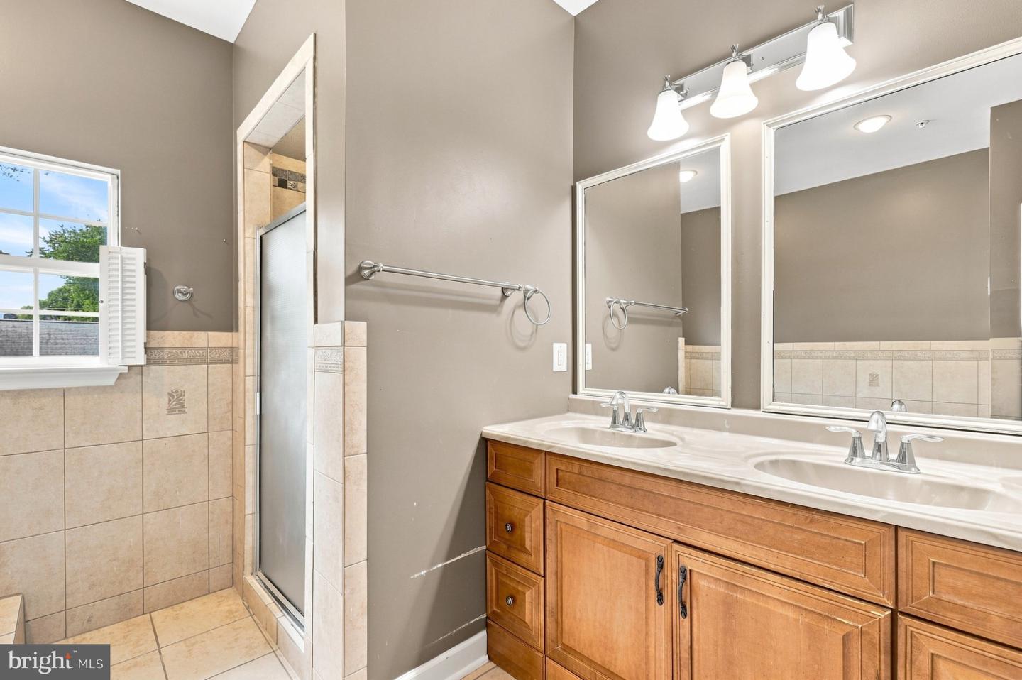10717 Bentley Ln Property Photo 28