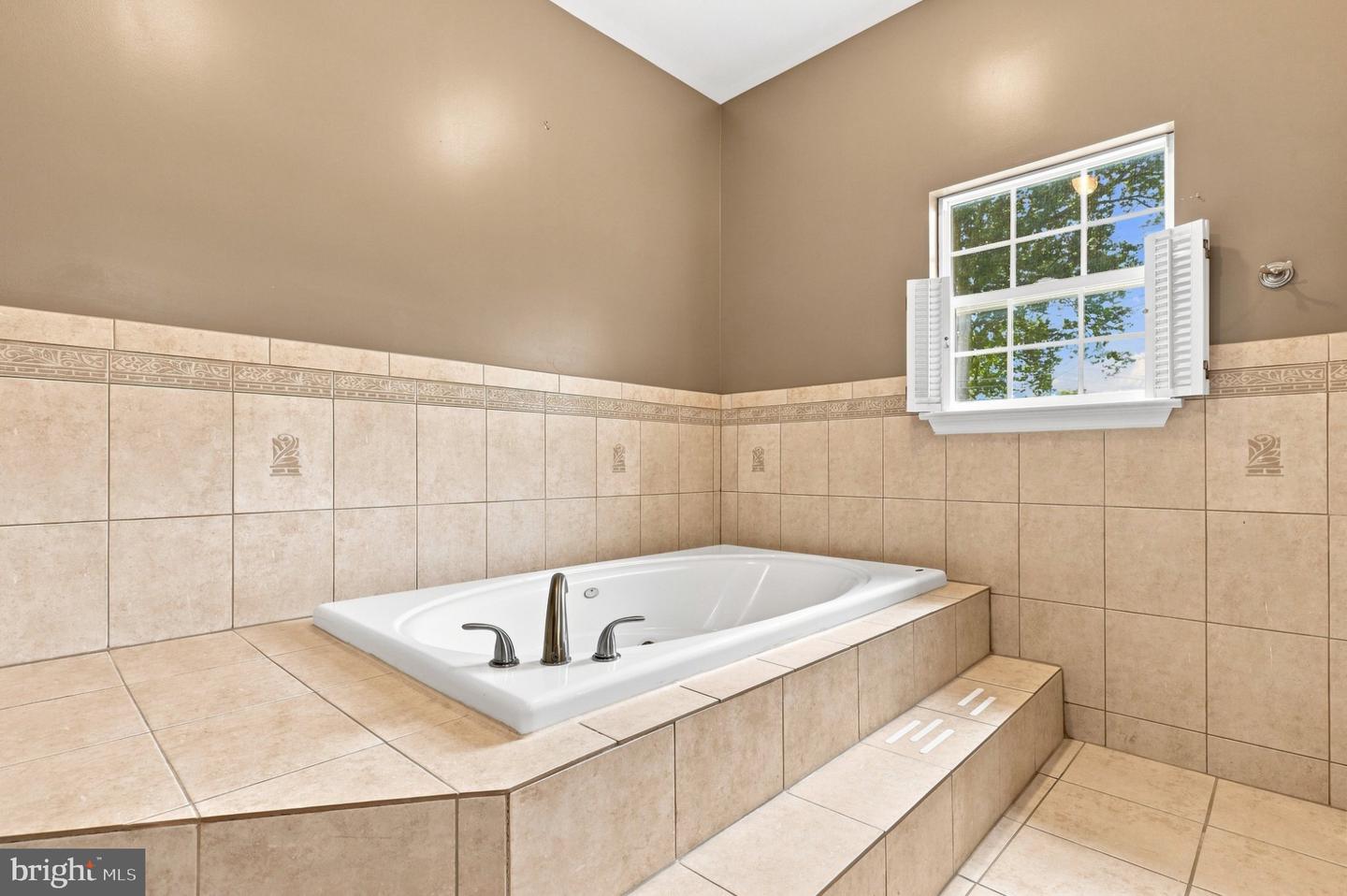 10717 Bentley Ln Property Photo 29