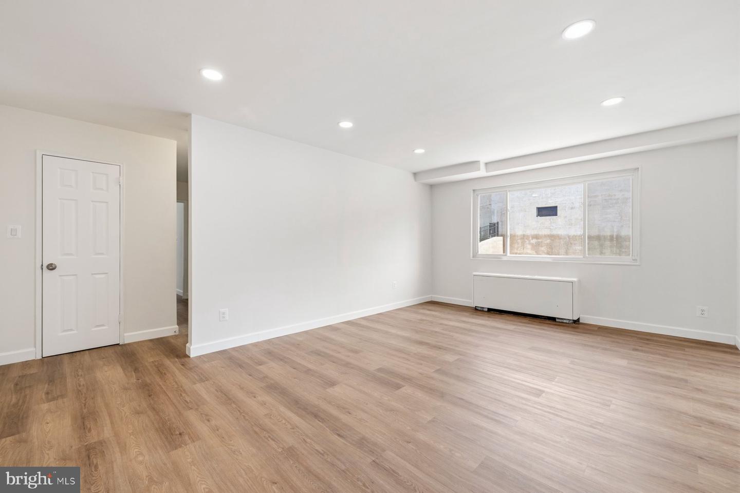95 E Wayne Ave #305 Property Photo 8
