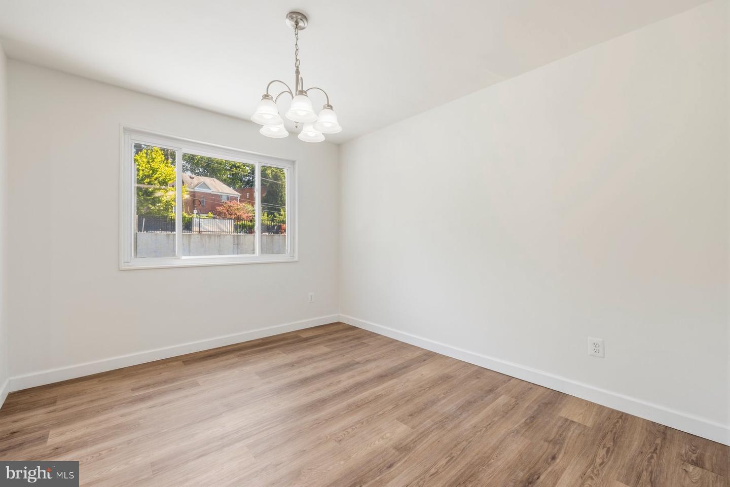 95 E Wayne Ave #305 Property Photo 10