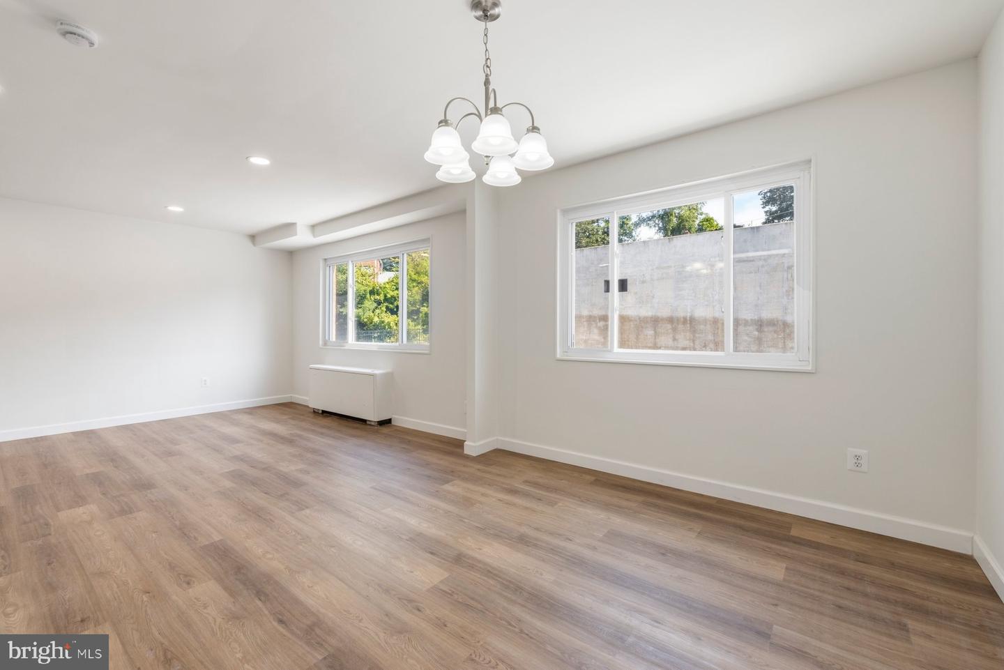 95 E Wayne Ave #305 Property Photo 11